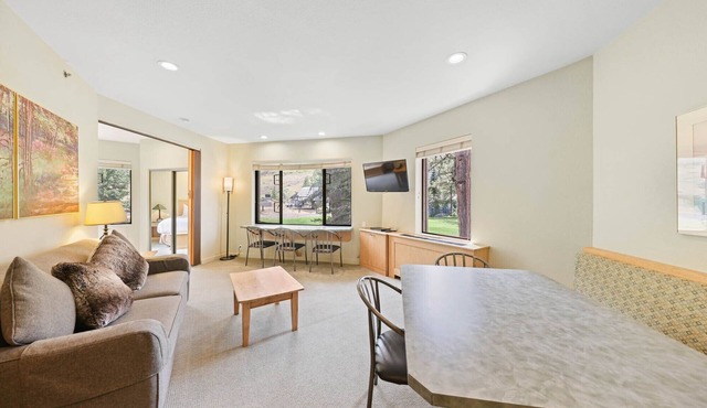 NEW LISTING! Palisades Tahoe Lodge 1-Bedroom Ski-in/Ski-out#241