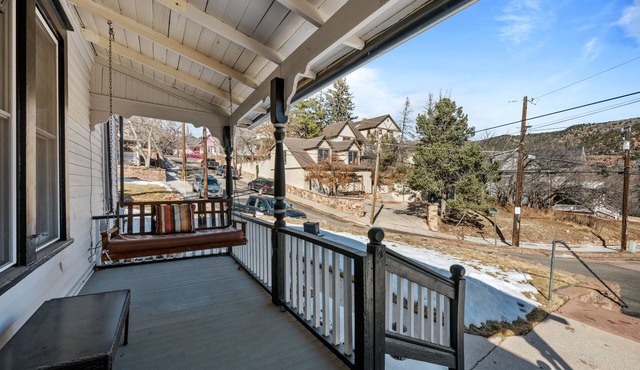 New Listing! "Pikes Peak or Bust" - Grill /Patio