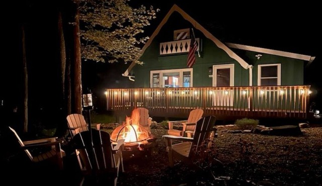 New Listing! Poconos Cabin in Lake Community