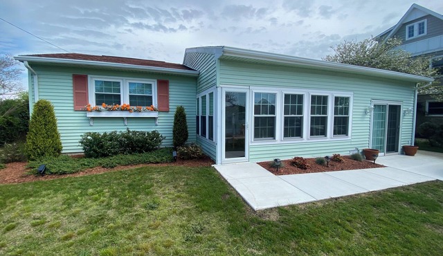 NEW LISTING! Pop's Coastal Cottage only a Block to the Sandy Bay Beach