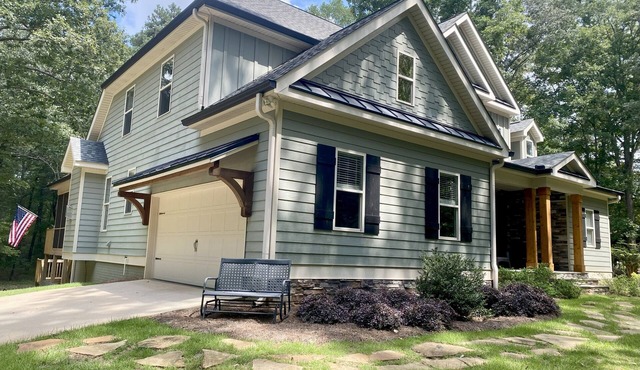 New listing! Privacy view & location in one! Secret garden 4 bedroom Senoia