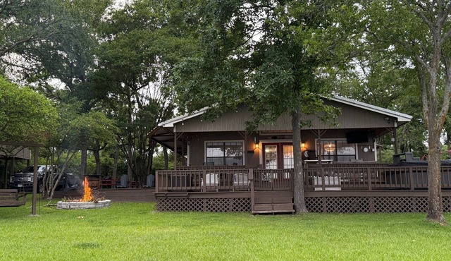 New Listing - Private Lake Retreat with 2 Homes, 5 Bedroom, Hot Tub, and more
