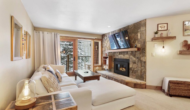 *New Listing* Remodeled Breckenridge condo, 1 block to historic Main St!