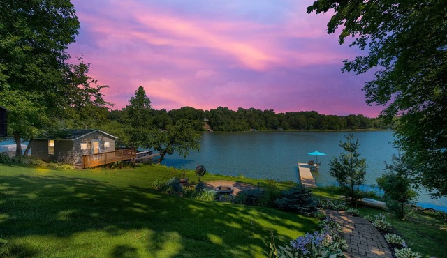 NEW LISTING - Retreat to this Peaceful Family Lake Marie Cabin