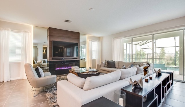 New Listing! Solara Resort, 8mi to Disney & 15mi to Universal - FS297495