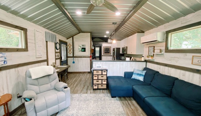 NEW LISTING! Spacious Tiny Home Near Lake - Jacuzzi + Covered Boat Parking