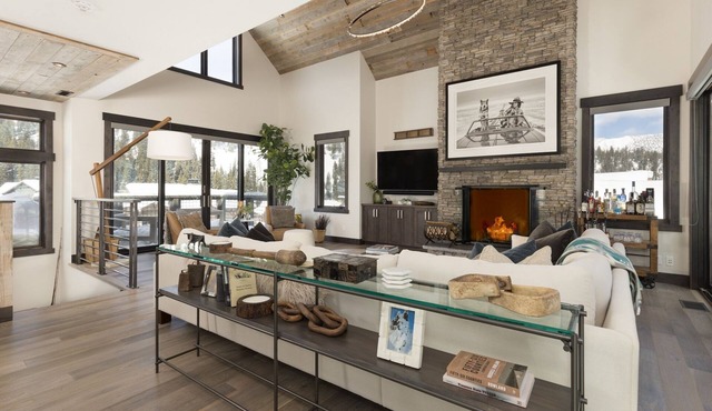 New Listing! Spanish Peaks Ski-in/Ski-out Cabin with Hot Tub, Fireplace, Heated Garage and Grill!