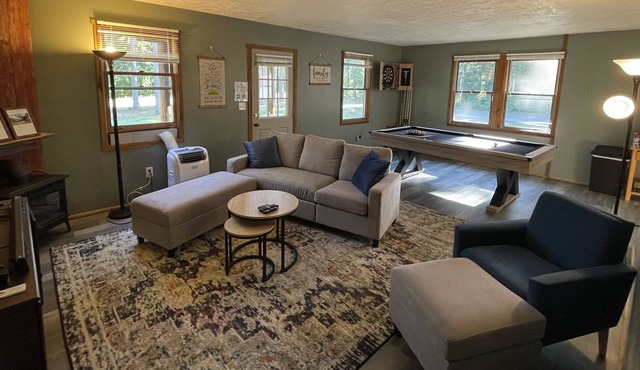 New Listing Special Pool Table, Dart Board, Sleep 6, Near Castle Rock Lake/Dells