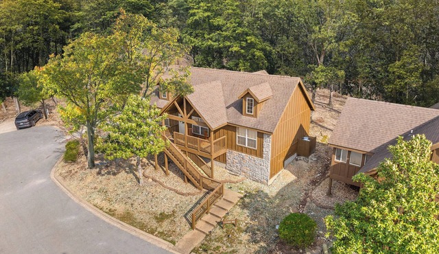 New Listing, Stand alone Cabin, Stonebridge