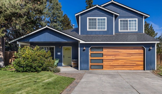 New Listing! The Blue Rhodie| Ping Pong| Games| BBQ | Pet Friendly