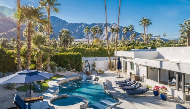 New Listing THE ESTATE- 5★ PRIVATE LUXE LOCATION - Walk to everything!