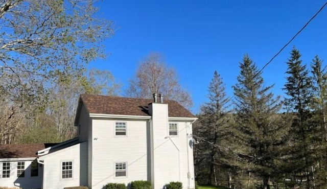 [New Listing!] Tranquil Renovated Farmhouse Getaway with Pond