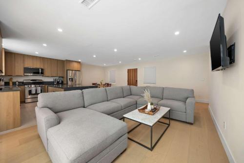 New Listing Valley Villa by Colby & Conrad