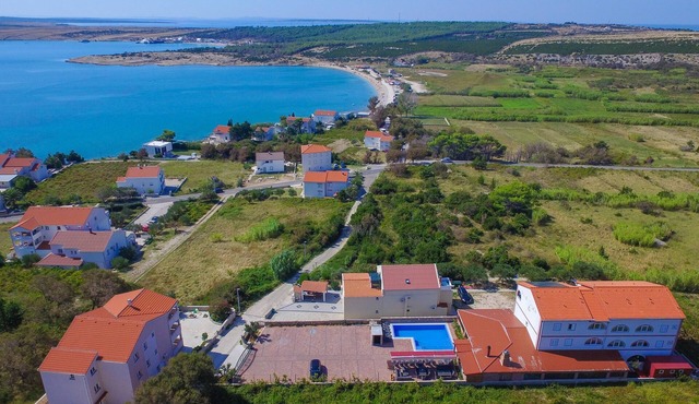 NEW LISTING! Vila Caska -ap4 - for 4 people- Zrce beach, pool, wifi, A/C