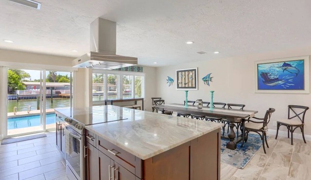 NEW LISTING, Walk to beach, waterfront, stunning home