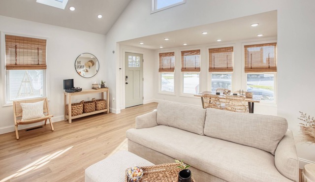 New Listing! | Walkable | Stocked | WFH