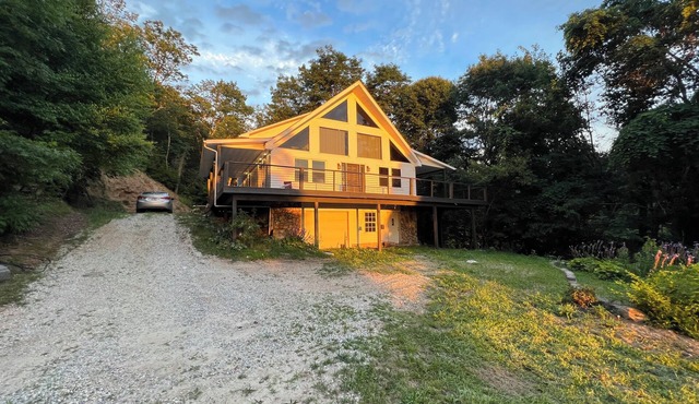 New Listing! Wander the Mtns-Off The Beaten Path Chalet- in Nantahala AC, WiFi