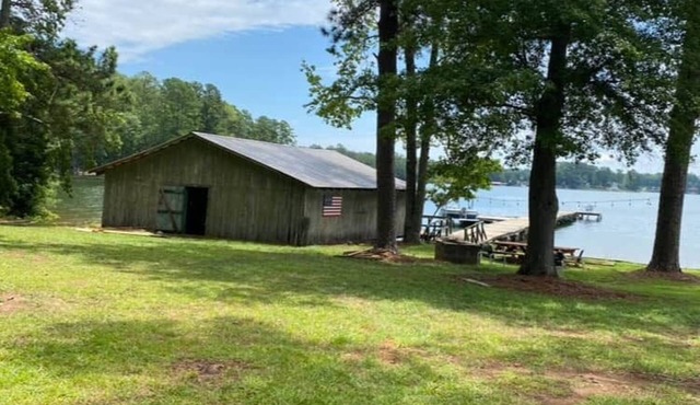NEW LISTING WATERFRONT Boathouse Point on Lake Greenwood SC