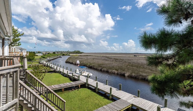 New Listing🌟Waterfront🌟Boat Slip, Dogs ✔️, Fishing, Shared Pool, Beaches🌊☀️🐬