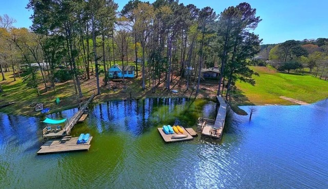 New Listing! Waterfront Toledo Bend Lake House w/Private Dock - Sleeps 6