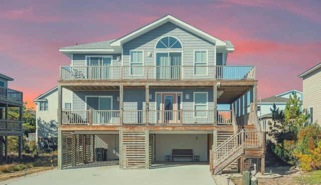 🌟New Listing🌟50 Yds to Wide Beaches, Elevator, 4 BR, 3 Living Areas, '20 Build