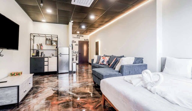 *New* Loft 7 min to Acrisure Stadium Sleeps 4