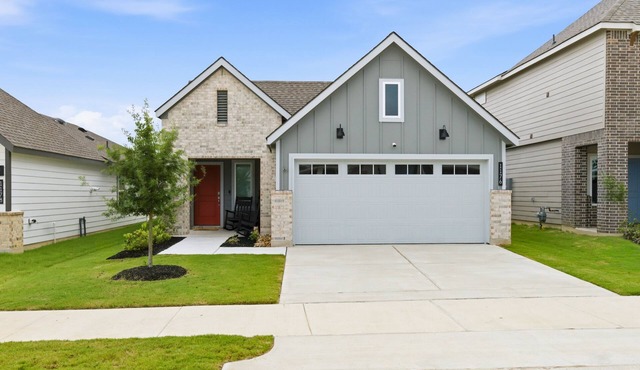 NEW! Lone Star Retreat Modern 3BR Home in College Station