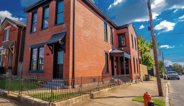 New! Louisville Lore in NuLu - 6beds!3ba! Hot Tub!