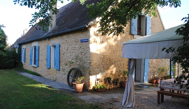 New low prices for 2 or 4!. Rent this cosy cottage outside Tremolat, Dordogne