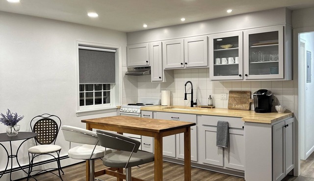 New! Lux 1BR APT at Square in Downtown Ephrata with WiFi, Mini Splits