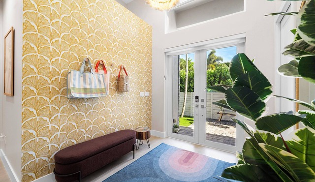 New + Lux Close to everything! Gym and Pool 5 Bedrooms!
