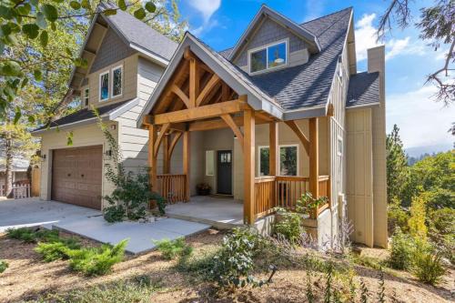 New Lux Home Panoramic View 2 Masters Loft Deck AC EV Charger Dogs eBikes