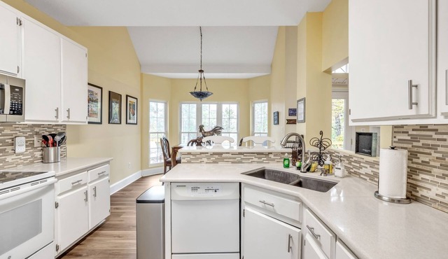 NEW! Lux Lake House w/Pool & Dock on Deep Water Cove!