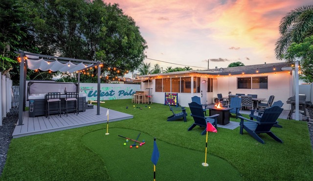 NEW LUXE Hot Tub-Arcade-MiniGolf-10 min to Palm Beach-Downtown-PBI Airport