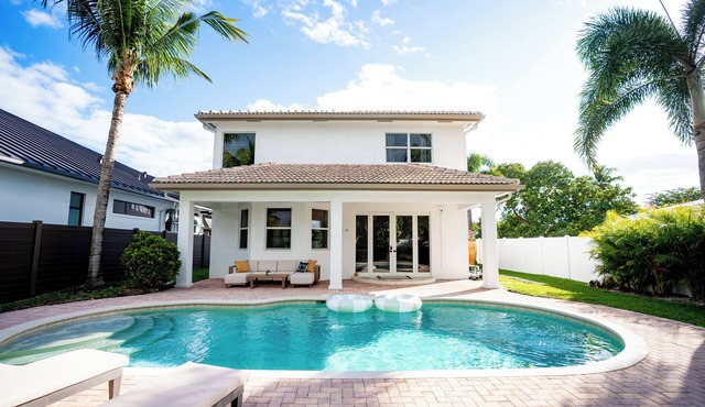 NEW Luxe Wellness Retreat - Private Gym, Pilates, Sauna, Pool