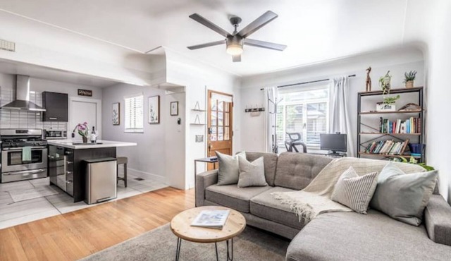 New-Luxe West Highland Haven, fully stocked, great location + free parking spot