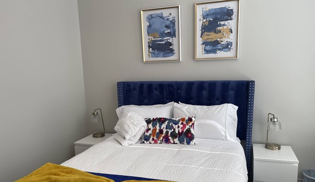 *New Luxurious* 2bd 2bth Apt near train to NYC and Newark Airport