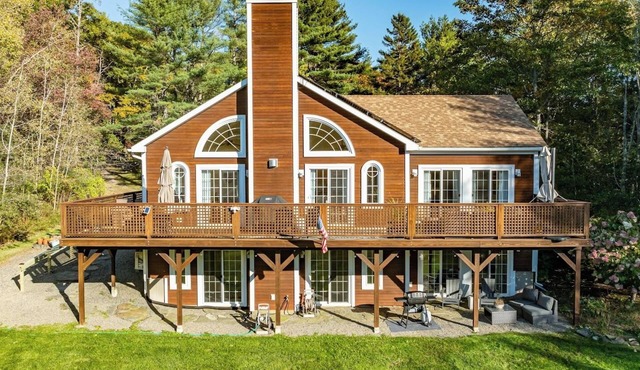 New! Luxurious 9 Acre Waterfront Retreat Just Four Minutes to Downtown Belfast