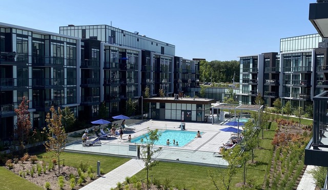 NEW Luxurious Corner Unit at Friday Harbour's All Season Resort