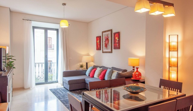 NEW Luxurious Epicenter III Apartment: Free parking, Top location,Free A/C&Wi-Fi