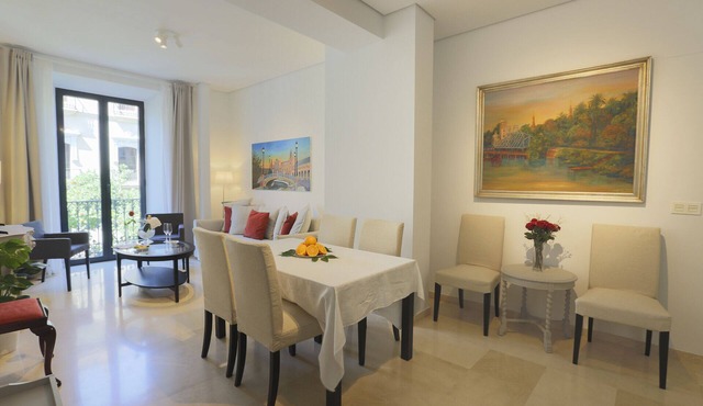 NEW Luxurious Epicenter II Apartment:Free parking, Top location,Free A/C & Wi-Fi
