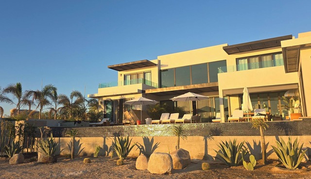 New Luxurious Pool Pickleball Jacuzzi Cold Plunge, Sauna Ocean views every BDR