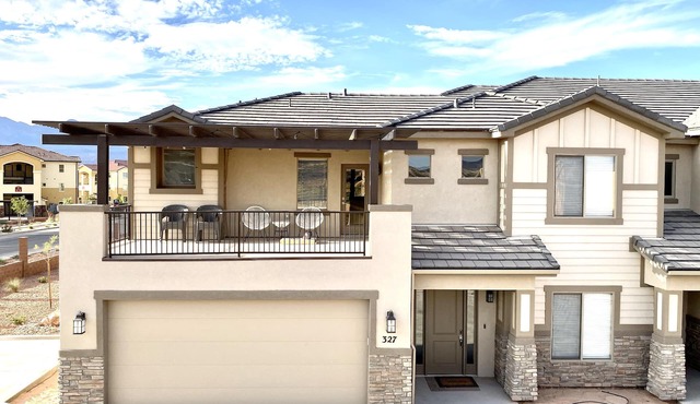 NEW! Luxurious Zion Village Rental 6BD/5BA Sleeps 22+, Pool, Lazy River