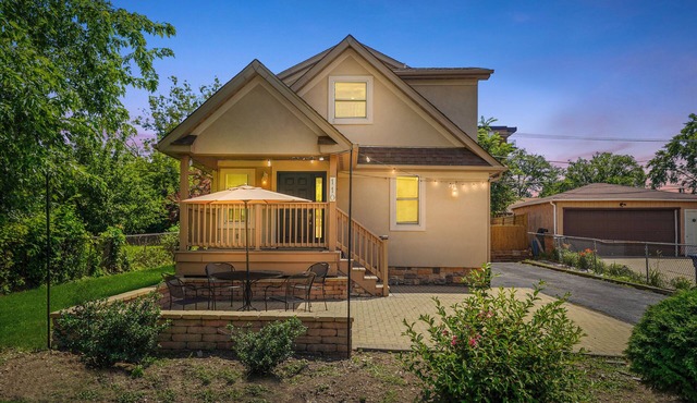 NEW Luxuriously Detailed 4 Bedroom/2Ba Home Minutes Away From Attractions&Ohare