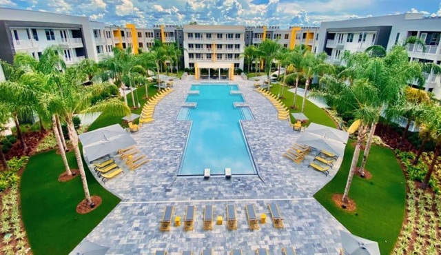 New luxury 2 bedroom, 2 bathroom near Beaches, Shopping, and Hospitals (2431)