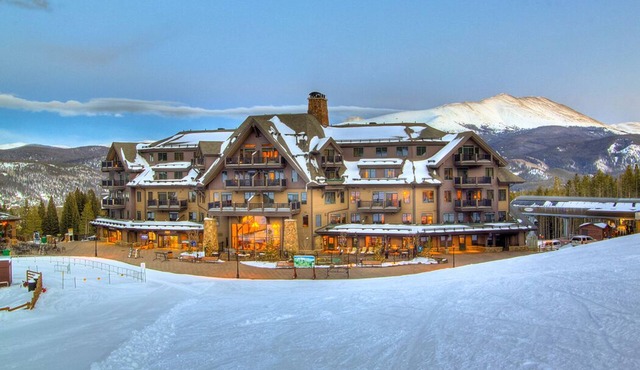 New Luxury 2Bedroom on Upper Floor Ski In/Ski Out in Breckenridge