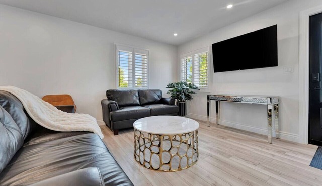 NEW! Luxury 3BR - 5 minutes to Port Dover Beach
