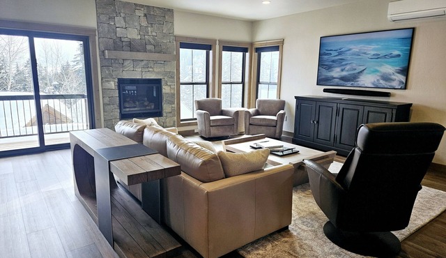 NEW! Luxury 3BR+Loft - Wood Run 101 Ski-In/Out