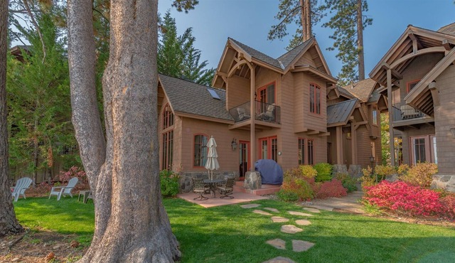 NEW - Luxury 3BR Tahoe Villa - Steps to the Lake