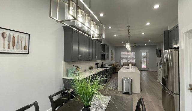New Luxury 4BR/5BA Downtown Indianapolis